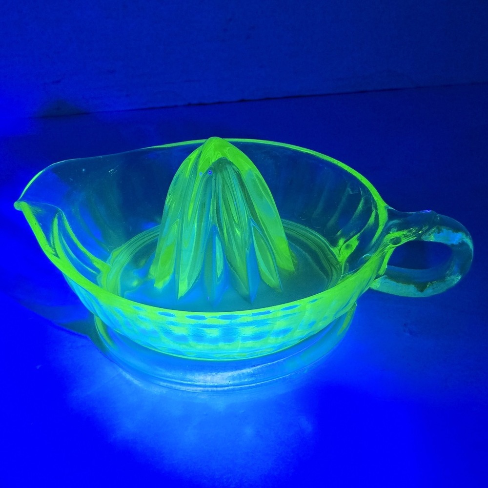 Vtg Federal Vaseline Glass Uranium Depression Citrus Reamer Juicer 8 3/8 w Flaw